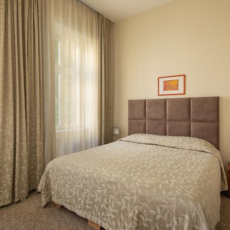 Mamaison Residence Izabella Будапеща Екстериор снимка