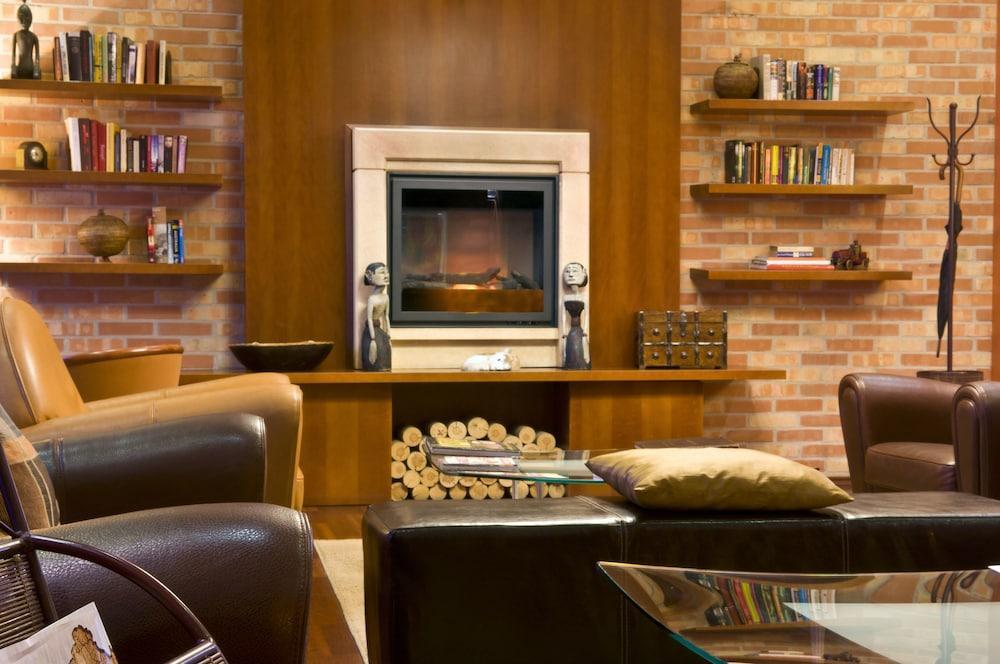 Mamaison Residence Izabella Будапеща Екстериор снимка