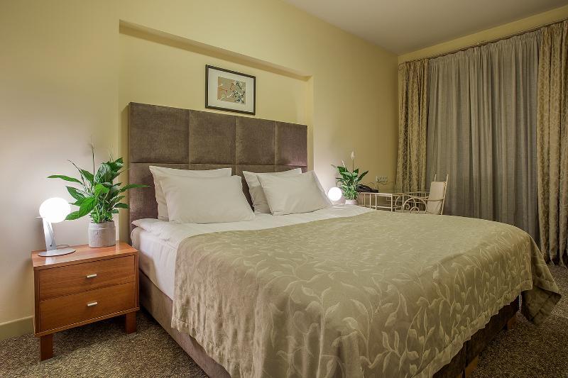 Mamaison Residence Izabella Будапеща Екстериор снимка