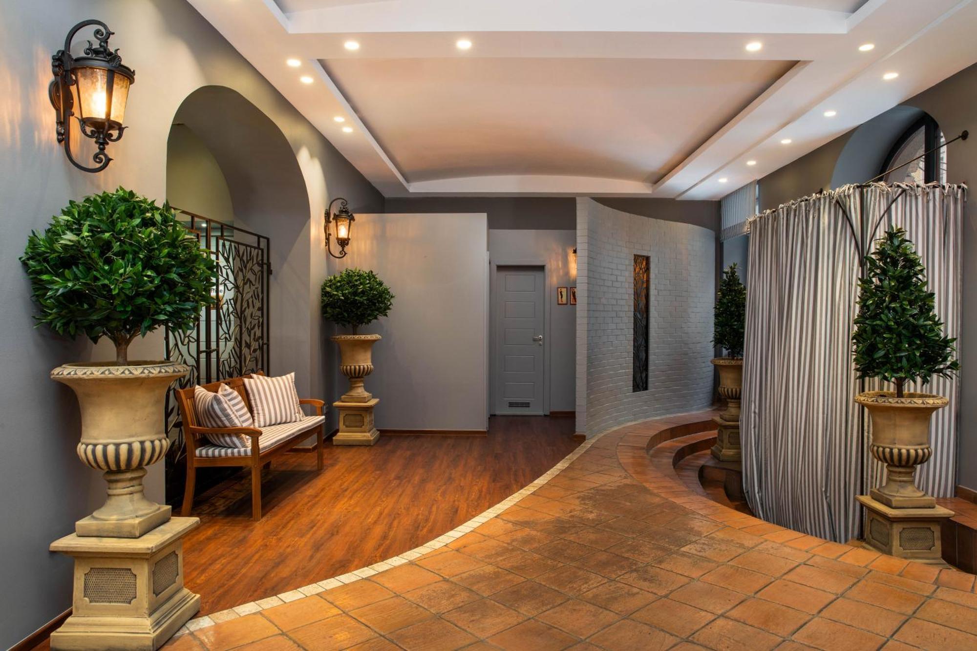 Mamaison Residence Izabella Будапеща Екстериор снимка